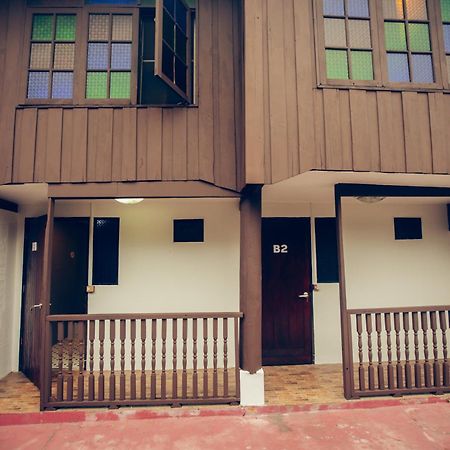 Agga Cnx Hostel Чиангмай Екстериор снимка