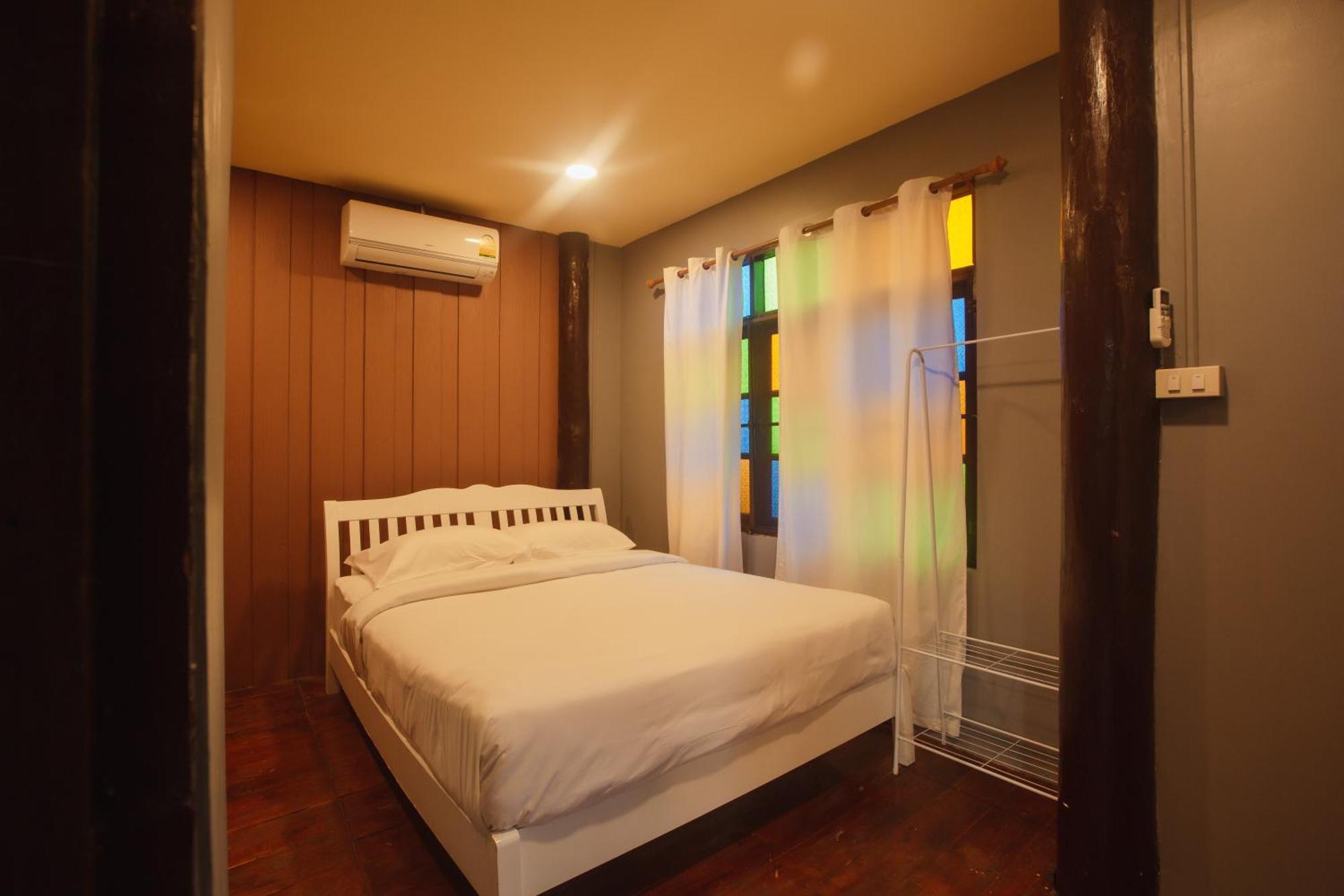 Agga Cnx Hostel Чиангмай Екстериор снимка