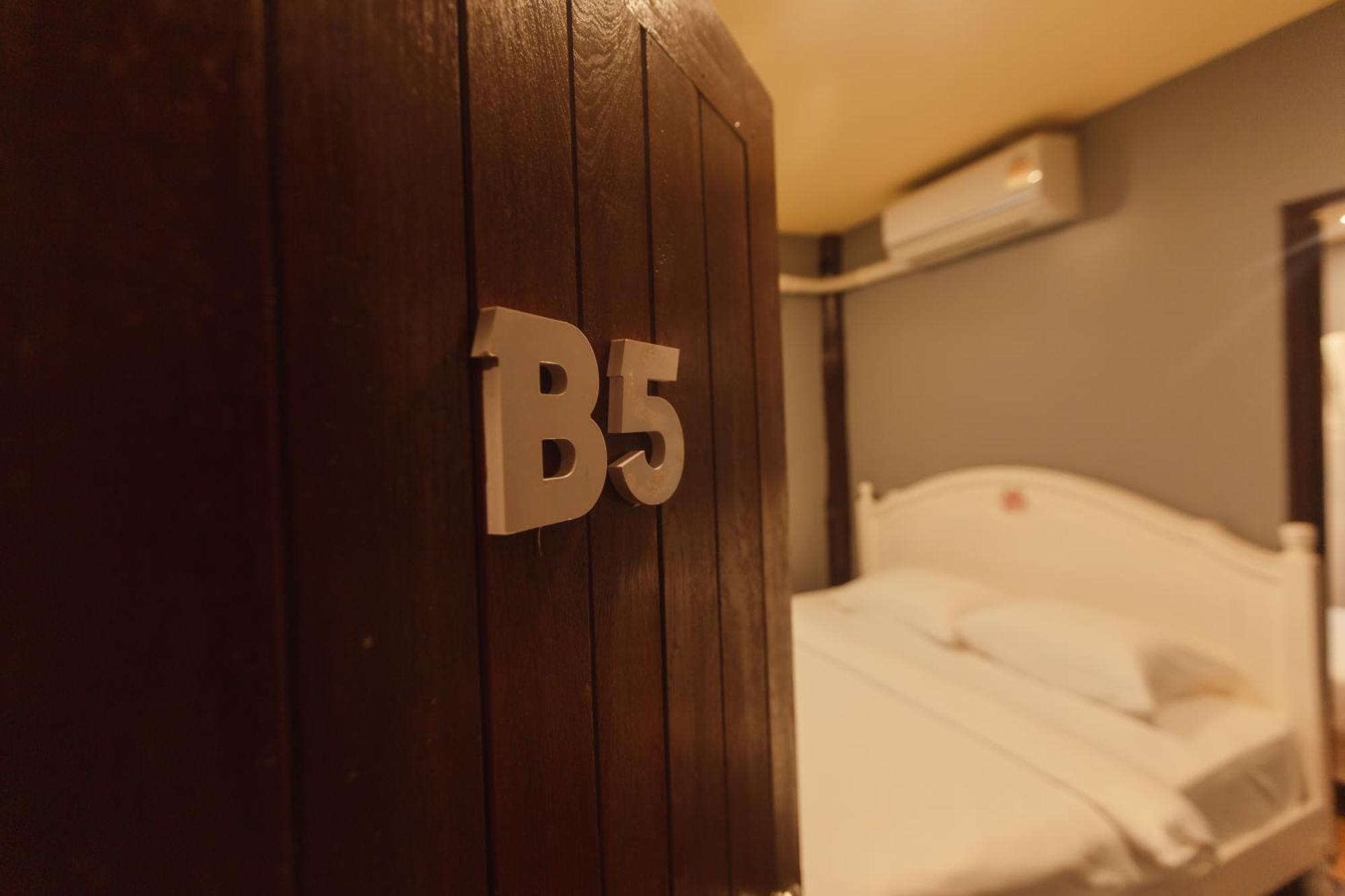 Agga Cnx Hostel Чиангмай Екстериор снимка