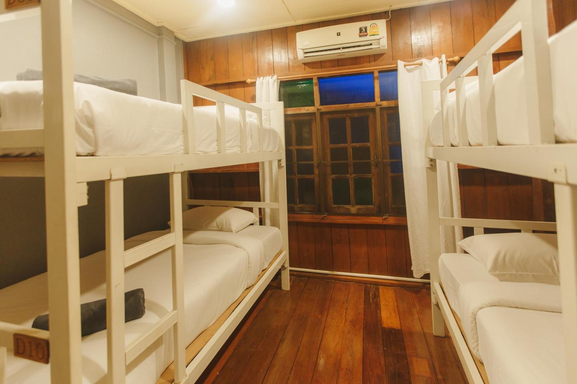 Agga Cnx Hostel Чиангмай Екстериор снимка