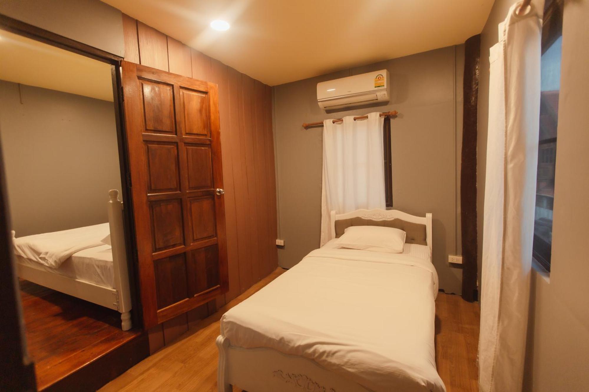 Agga Cnx Hostel Чиангмай Екстериор снимка