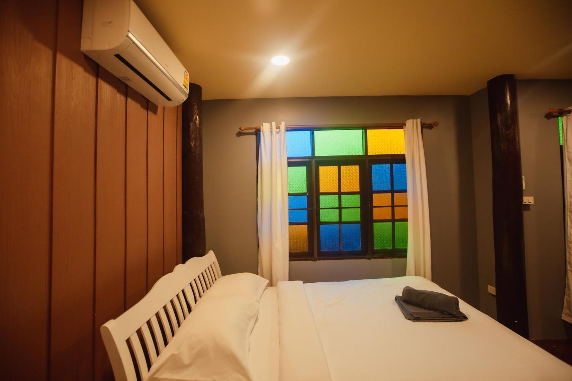 Agga Cnx Hostel Чиангмай Екстериор снимка
