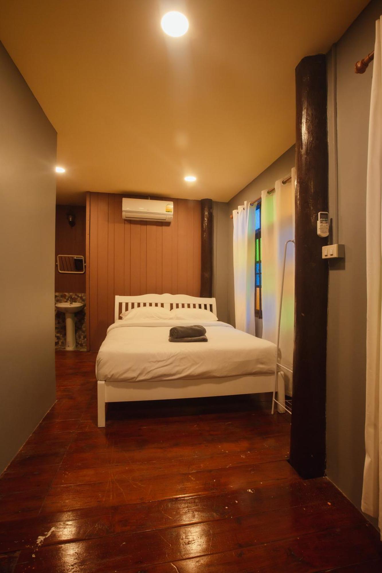 Agga Cnx Hostel Чиангмай Екстериор снимка