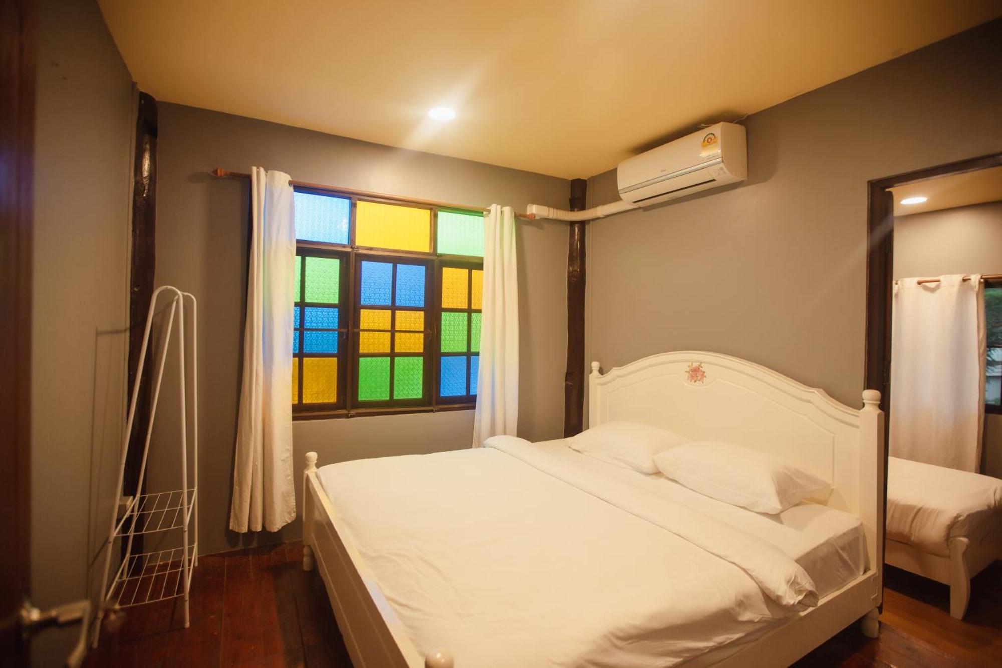 Agga Cnx Hostel Чиангмай Екстериор снимка