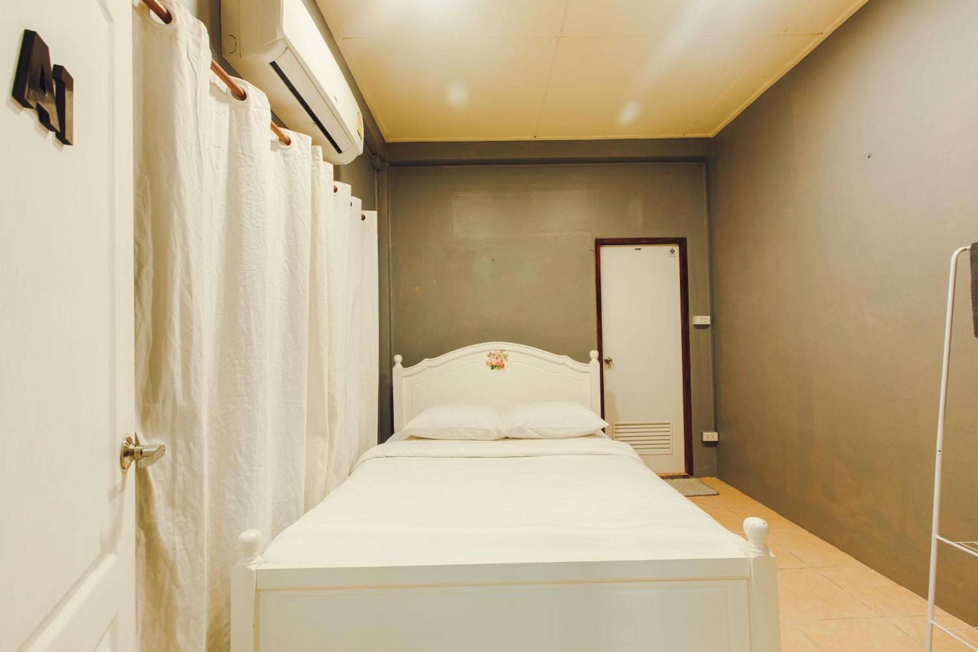 Agga Cnx Hostel Чиангмай Екстериор снимка