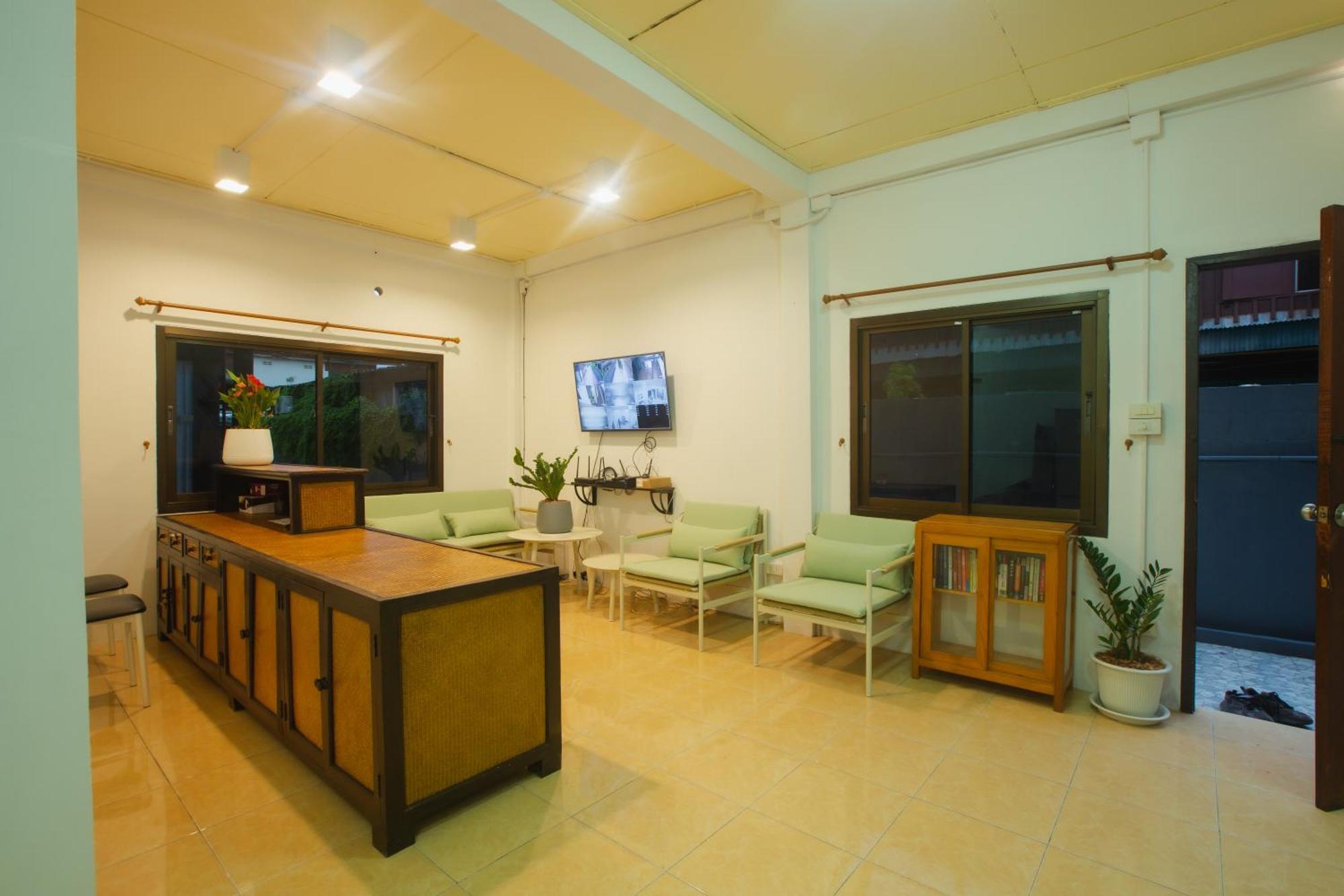 Agga Cnx Hostel Чиангмай Екстериор снимка